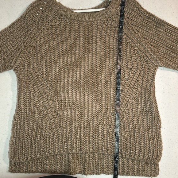 Coin 1904 Tan Chunky Knit Wide Cuff Crew Sweater Size Medium - Picture 9 of 9